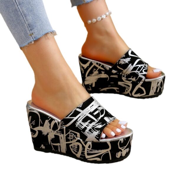 Round Toe Wedge Printed Slippers - Image 6