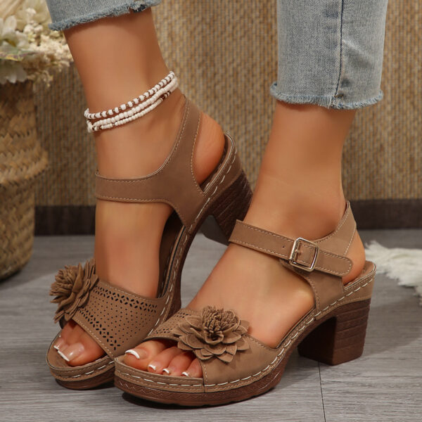 Women's Flowers Chunky Heel Sandals Summer Plus Size Platform Shoes - Image 9